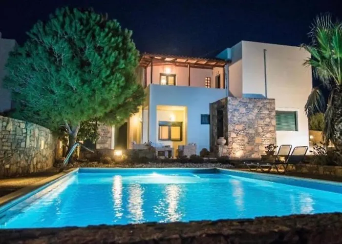 Luxury Villa In Agios Nikolaos With Private Pool